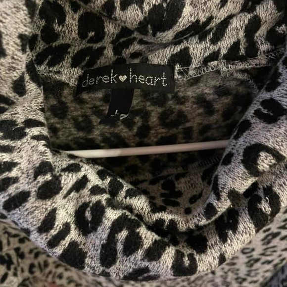 DEREK HEART sz L. animal print.. in great condition.. Greyish- black - Picture 3 of 4